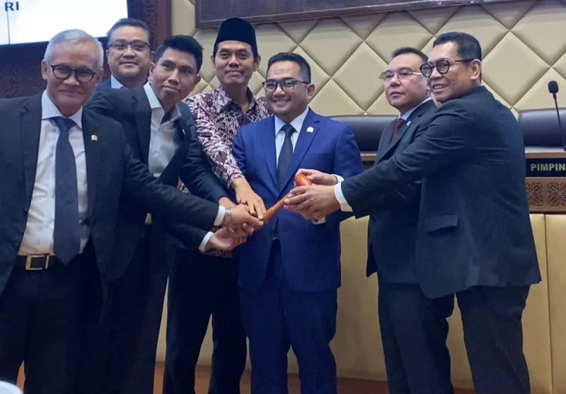 REVISI UU PEMILU: Muhammad Rifqinizamy Karsayuda (Partai Nasdem) pimpin Komisi II DPR RI didampingi empat wakil ketua. (Istimewa)