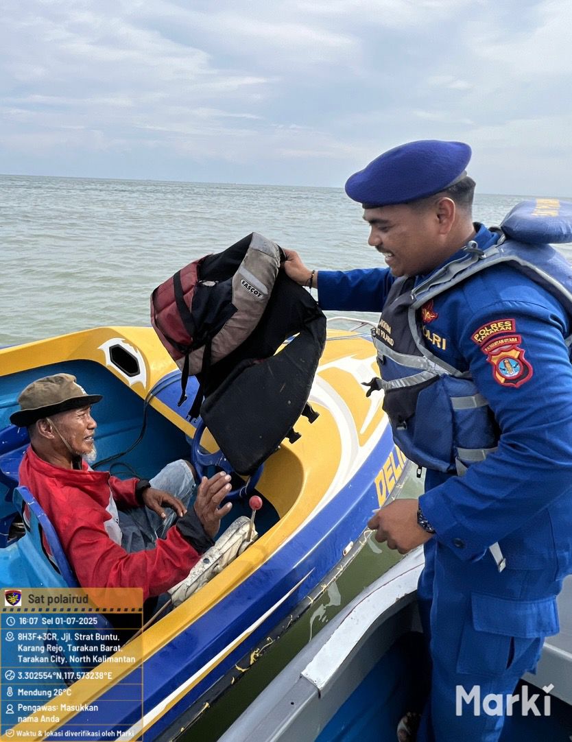 SATPOLAIR POLRES TARAKAN PATROLI: Personel Satpolairud Polres Tarakan melakukan patroli di perairan Kota Tarakan.