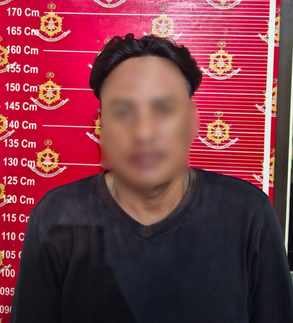 DOK POLRES NUNUKAN DIAMANKAN: HM (48) telah diamankan di Mako Polres Nunukan setelah ditangkap hendak berangkatkan PMI ilegal.