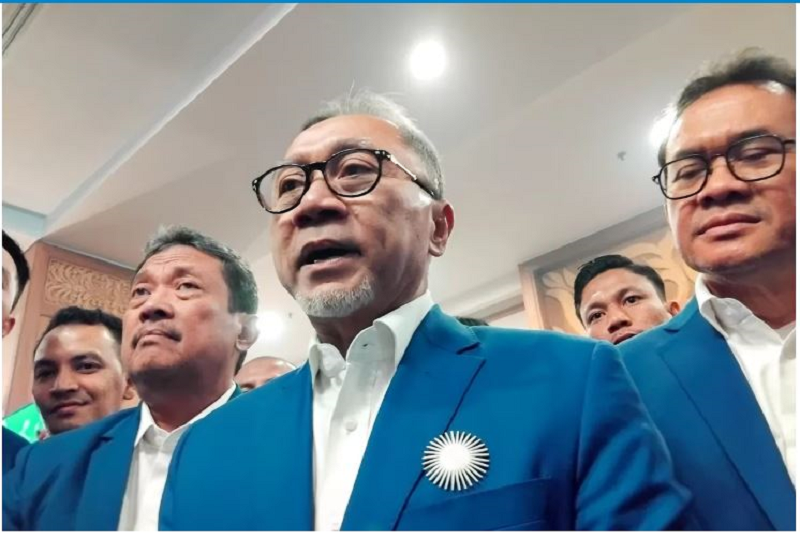 SAMBANGI HAMBALANG: Ketua Umum PAN Zulkifli Hasan (Zulhas) memberi selamat kepada Prabowo Subianto terpilih kembali jadi Ketua Umum Gerindra. (Juliana Christy/Jawa Pos)