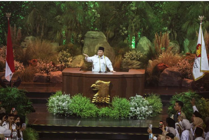 HUT: Presiden Prabowo Subianto menyampaikan sambutan pada HUT ke-17 Partai Gerindra di SICC, Bogor, Jabar. (Salman Toyibi/JawaPos).