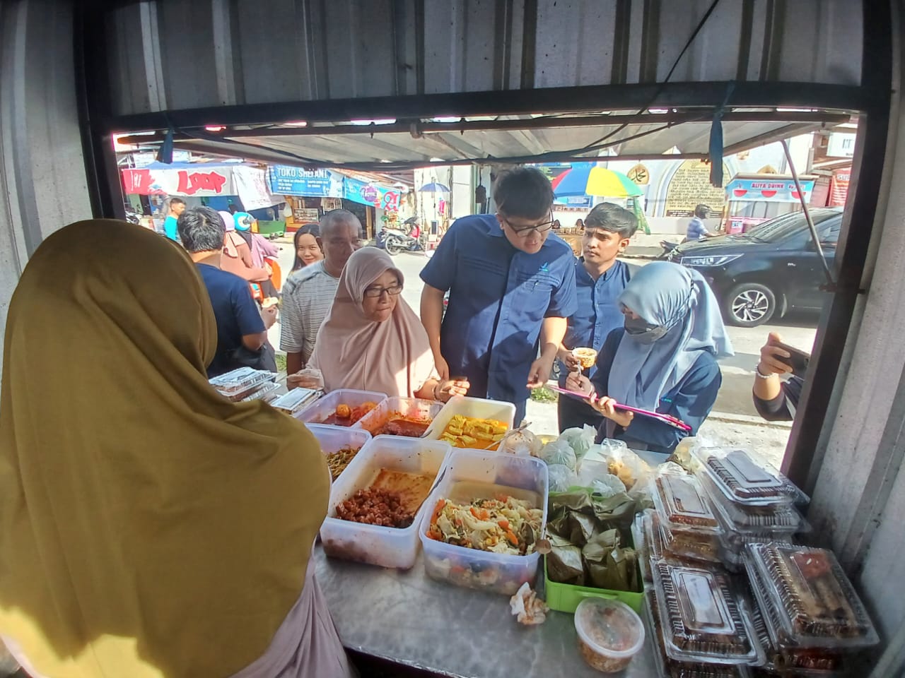 AGUS DIAN ZAKARIA/RADAR TARAKAN BERI IMBAUAN: Ilustrasi pedagang takjil di Kota Tarakan.