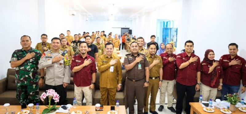 ISTIMEWA EVALUASI: Sekda PPU Tohar saat menghadiri FGD evaluasi pelaksanaan Pilkada PPU 2024, Senin (24/2).