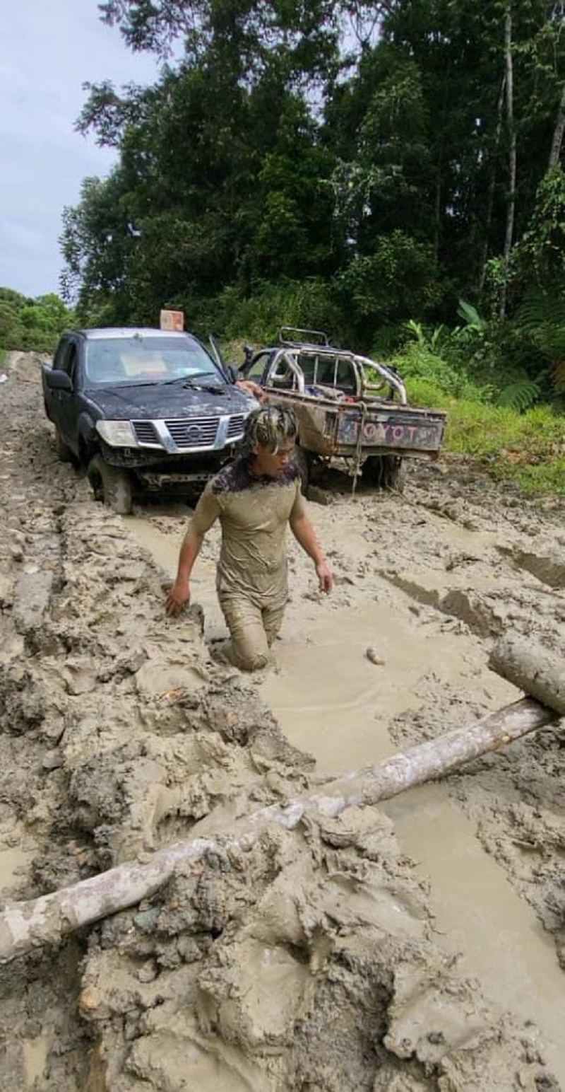 INFRASTRUKTUR: Kondisi infrastruktur jalan di wilayah perbatasan Kaltara. FOTO: DOK RADAR TARAKAN