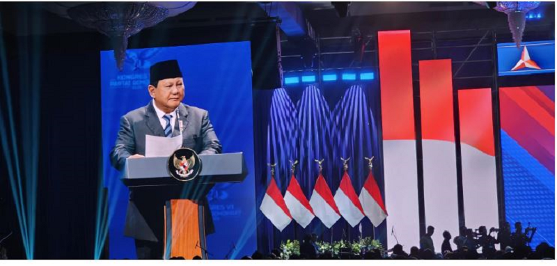 PIDATO POLITIK: Presiden Prabowo Subianto saat menyampaikan pidato politik dalam penutupan Kongres VI Partai Demokrat di Ritz-Carlton Pacific Place, Jakarta, Selasa (25/2). (Muhammad Ridwan/JawaPos.co