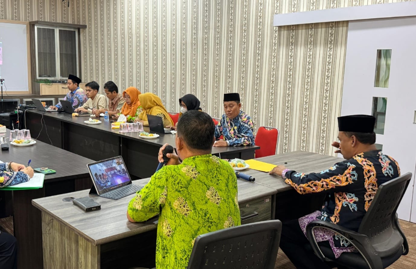 EVALUASI : Kepala Kemenag Bulungan memberikan arahan dalam rapat evaluasi.