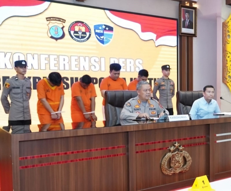 ISTIMEWA PERETAS: Empat tersangka beraksi dengan modus janji centang biru dan penipuan online.