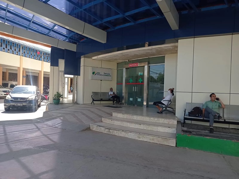 ADIEL KUNDHARA/KP SEMPAT DITANGANI: RSUD Taman Husada sempat melakukan pemeriksaan medis terhadap narapida dari Lapas Klas IIA Bontang yang akhirnya meninggal dunia.