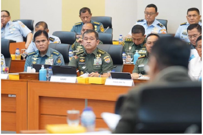 RDP: KSAD Jenderal TNI Maruli Simanjuntak dalam rapat bersama Komisi I DPR pada Kamis (13/2). (Dispenad).