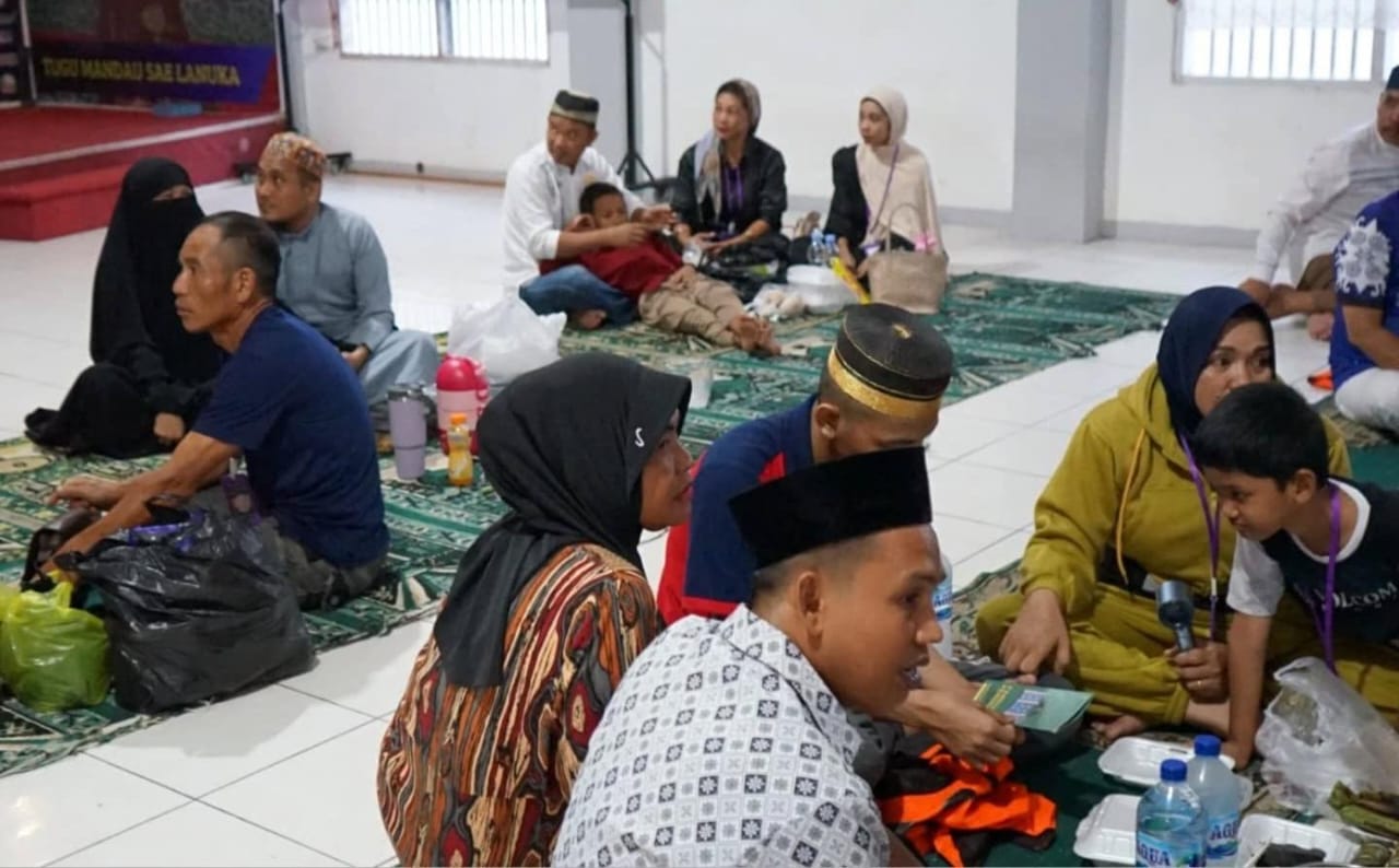 DOK LAPAS NUNUKAN BERBUKA BERSAMA: Moment buka bersama warga binaan bersama keluarganya masing-masing di Lapas Nunukan.&nbsp;