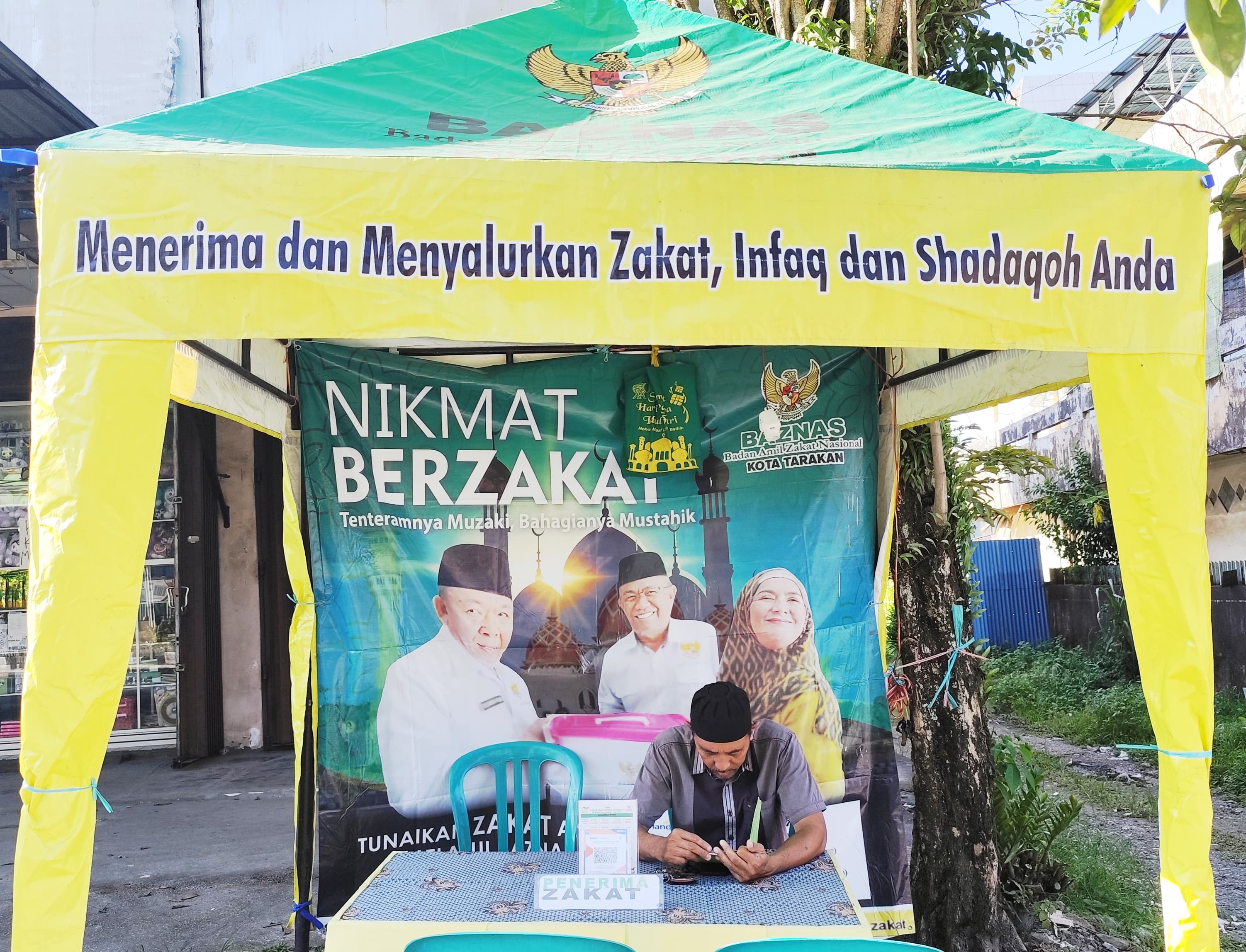 NATANAEL/RADAR TARAKAN. BAYAR ZAKAT : Salah satu outlet pembayaran zakat di Tarakan.