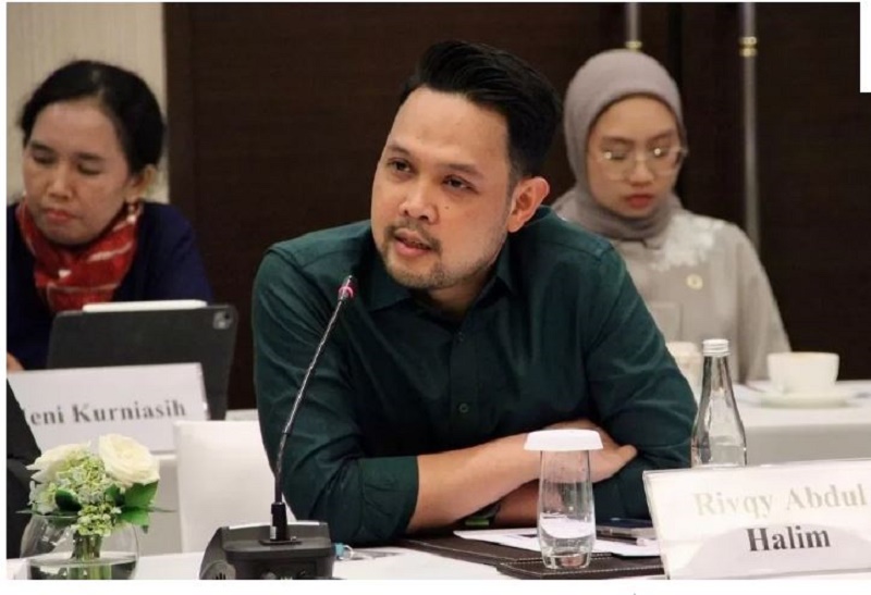 PENGAWASAN: Anggota DPR RI fraksi PKB&nbsp; Rivqy Abdul Halim atau yang akrab disapa Gus Rivqy. (Muhammad Ridwan/JawaPos.com)