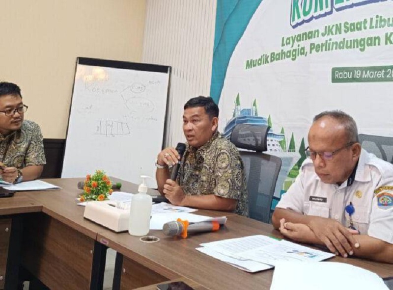 MENUMPUK: Kepala BPJS Kesehatan Cabang Tarakan, Yusef Eka saat memberikan penjelasaan.
