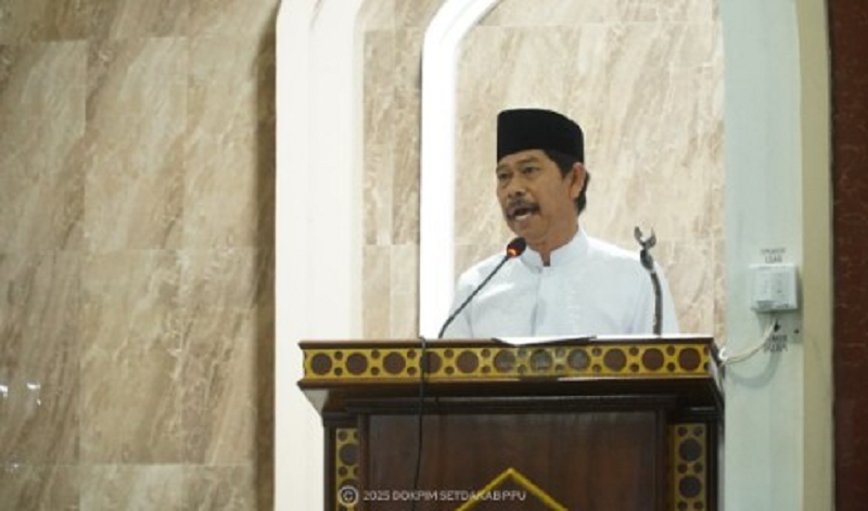 PERKUAT IBADAH: Wabup PPU Abdul Waris Muin saat menghadiri Safari Ramadan yang diselenggarakan di Masjid Al-Muhajirin, Kelurahan Maridan, Kecamatan Sepaku, Minggu (23/3).