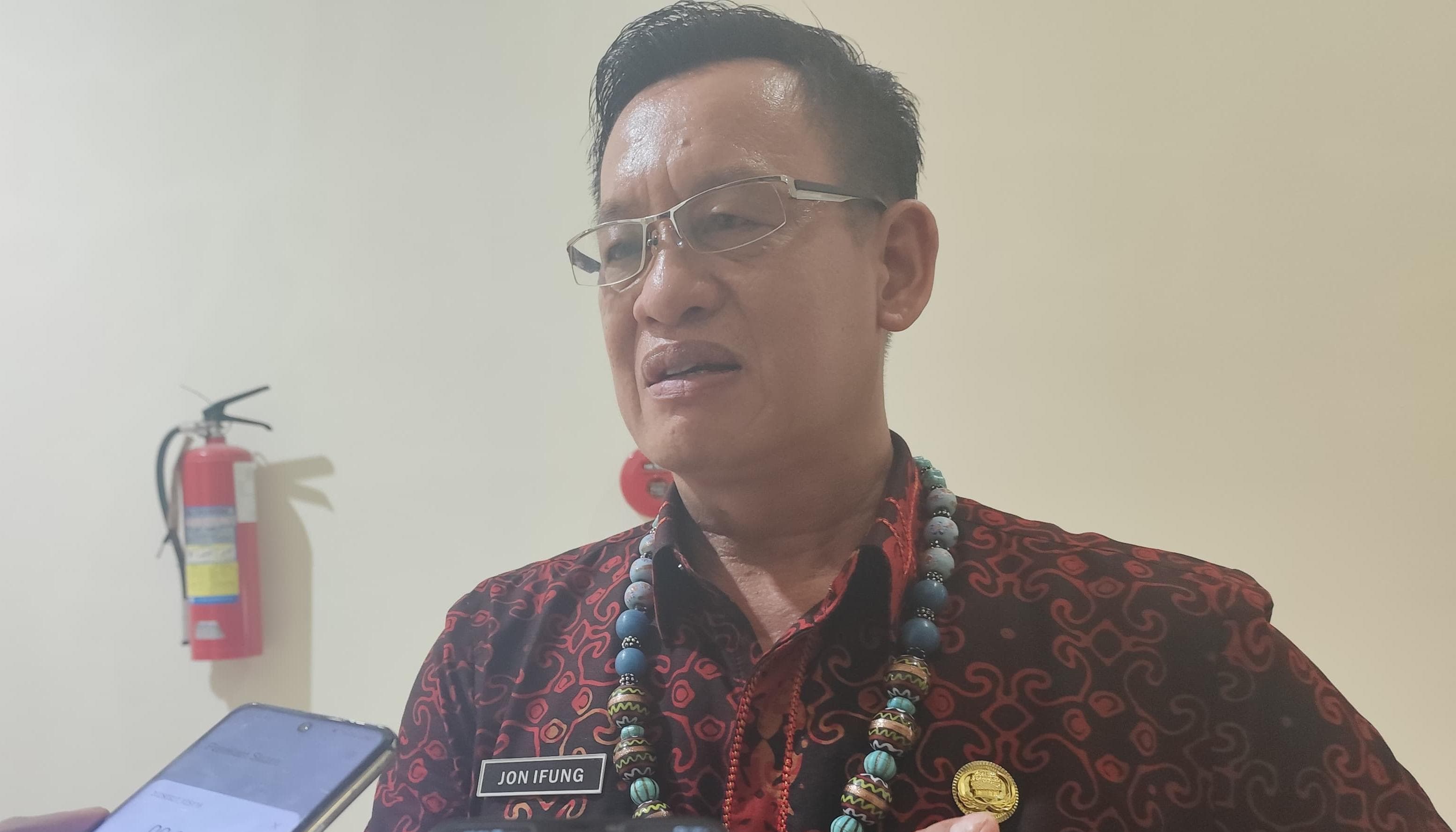 Asisten II Bidang Perekonomian dan Pembangunan, Jon Ifung, S.Sos., M.M.