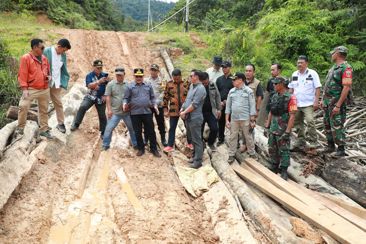 PRIORITAS: Wagub Kaltara saat melakukan kunjungan ke wilayah perbatasan beberapa waktu lalu. FOTO: DKISP KALTARA