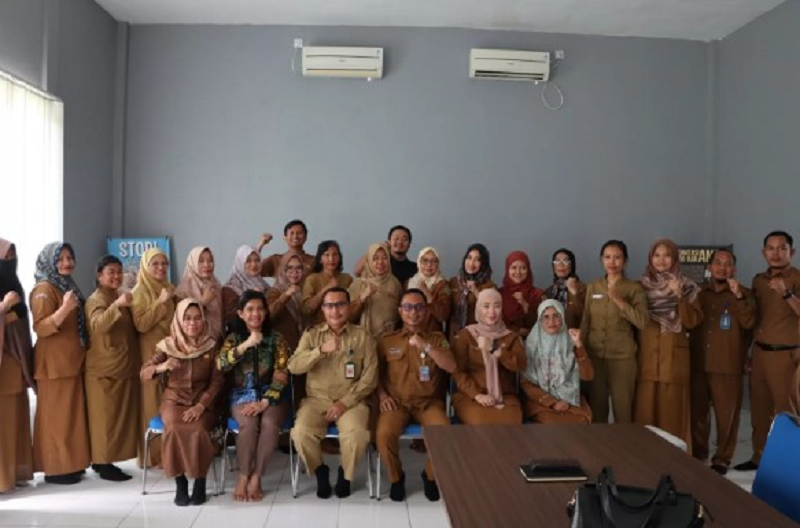 PENDAMPINGAN: Tim DKP3A Kaltim dan DP3AP2KB PPU saat kegiatan pendampingan verifikasi KLA 2025.