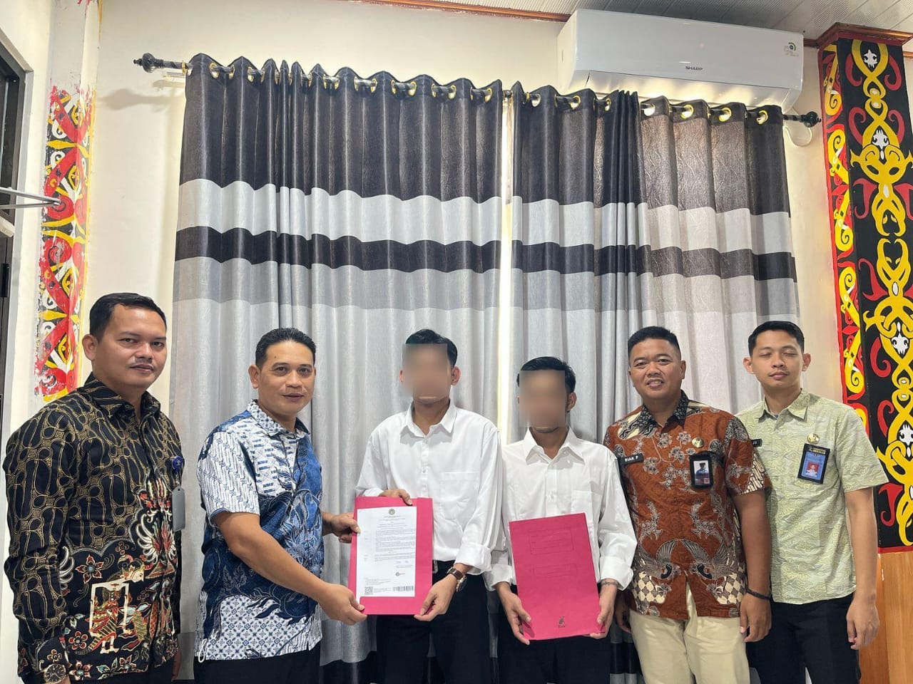REMISI : Dua WBP Lapas Kelas IIA Tarakan mendapatkan remisi Khusus Hari Raya Nyepi. FOTO: LAPAS KELAS II TARAKAN
