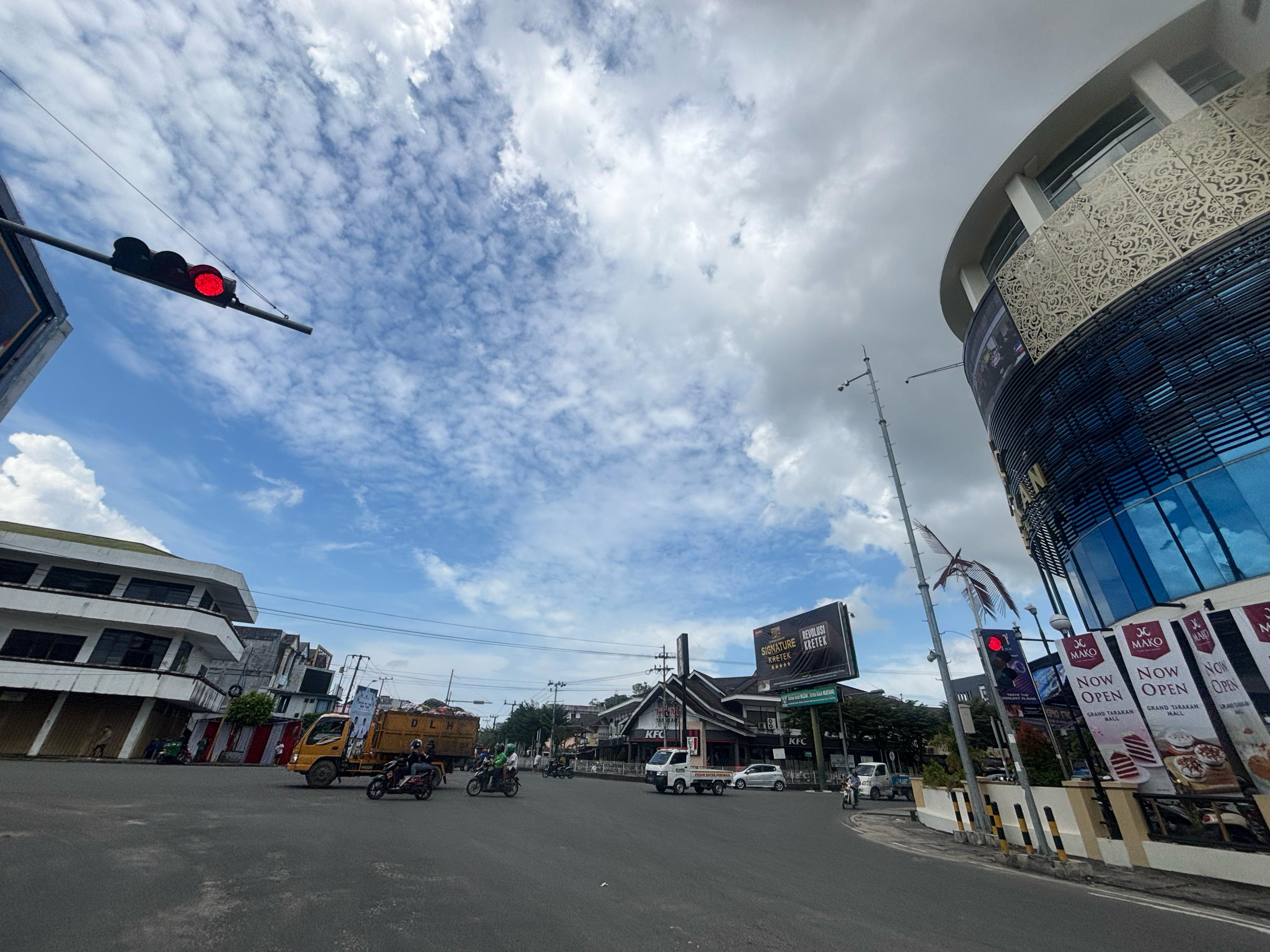 ELIAZAR/RADAR TARAKAN  DIPREDIKSI : BMKG Tarakan memprediksi cuaca pada malam takbiran Idulfitri secara umum berawan hingga hujan ringan.