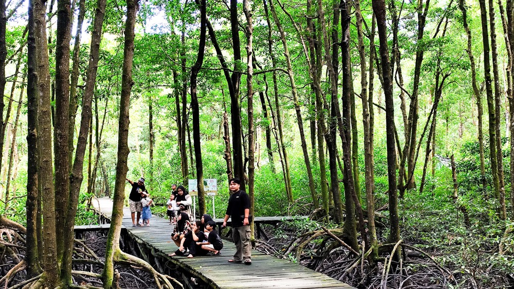 NATANAEL/RADAR TARAKAN MENINGKAT : Pengunjung yang ada di KKMB.