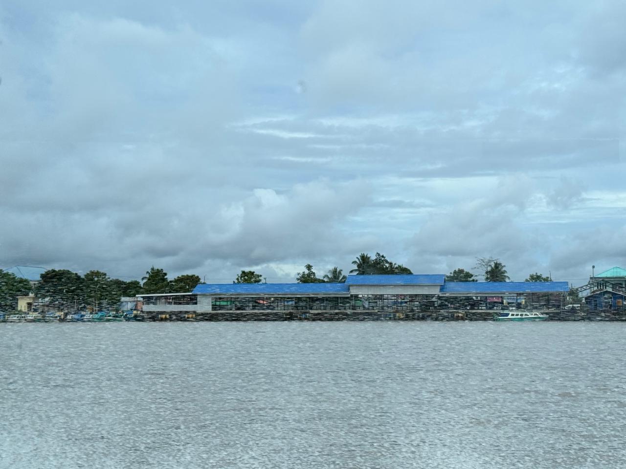 ATASI BLANSPOT : Kawasan pesisir sungai Tanjung Selor. Tahun ini, sejumlah kecamatan akan dipasangi Starlink.