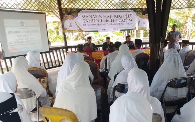BIMBINGAN: PPIH Kabupaten Nunukan bekerjasama dengan Kementerian Agama Kabupaten Nunukan melaksanakan manasik haji calon jemaah haji di Pulau Sebatik.