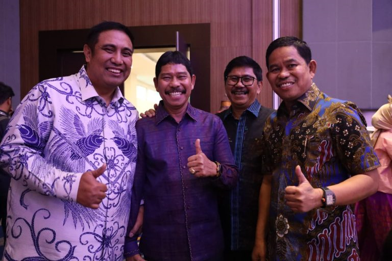 ISTIMEWA  HADIR LANGSUNG: Wakil Bupati PPU, Abdul Waris Muin saat hadir dalam Mubes XII KKSS dan PSBM