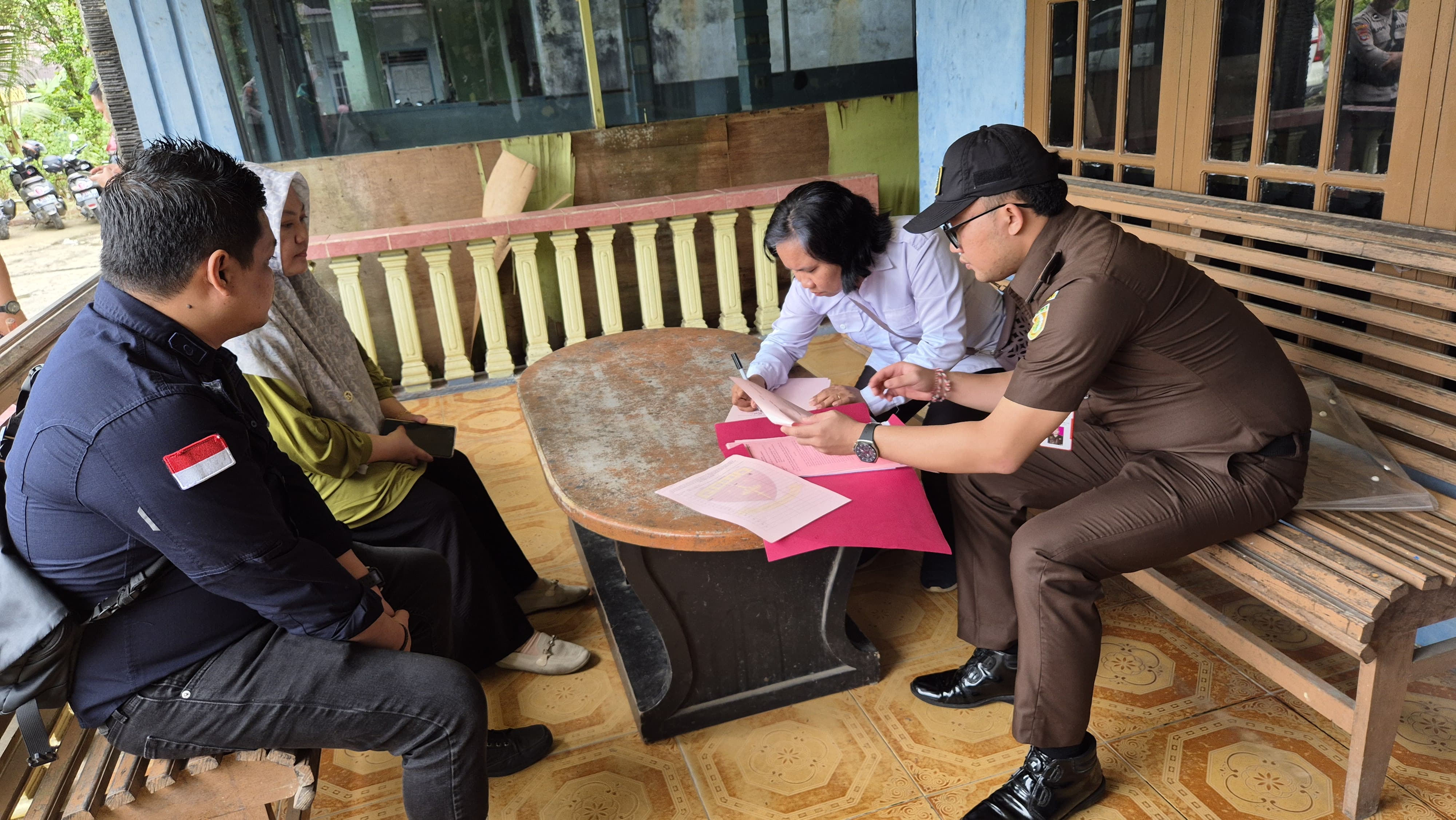 DIEKSEKUSI: Proses sita eksekusi yang dilakukan oleh Kejari Tarakan.