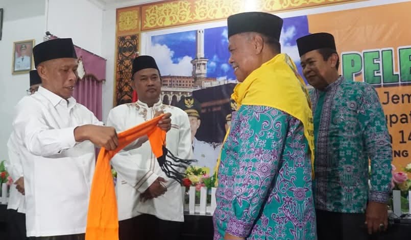 PELEPASAN: Bupati Bulungan saat melepas jamaah haji Bulungan.