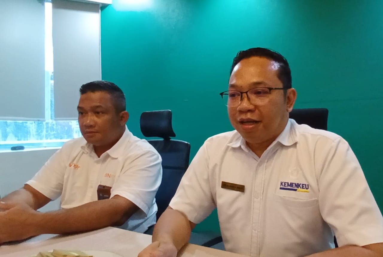 Konferensi Pers : Suasana Press Rilis oleh Pimpinan BNI dan KPP Tarakan pada Senin (5/4). FOTO: AGUS DIAN ZAKARIA/RADAR TARAKAN