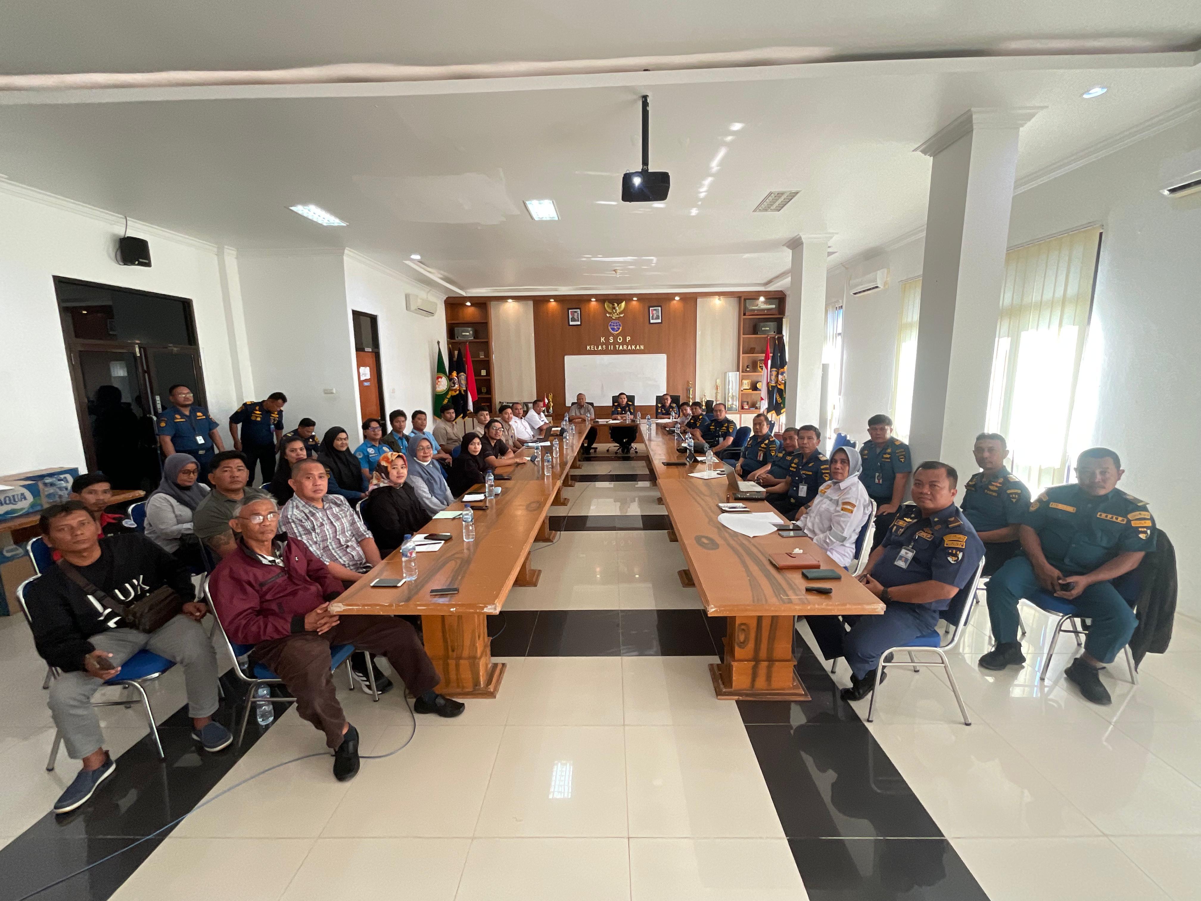 ATURAN BARU: Pemilik speedboot sial mengikuti aturan tersebut terkait peralihan kewenangan penerbitan sertifikat kapal. FOTO:&nbsp;ELIAZAR/RADAR TARAKAN