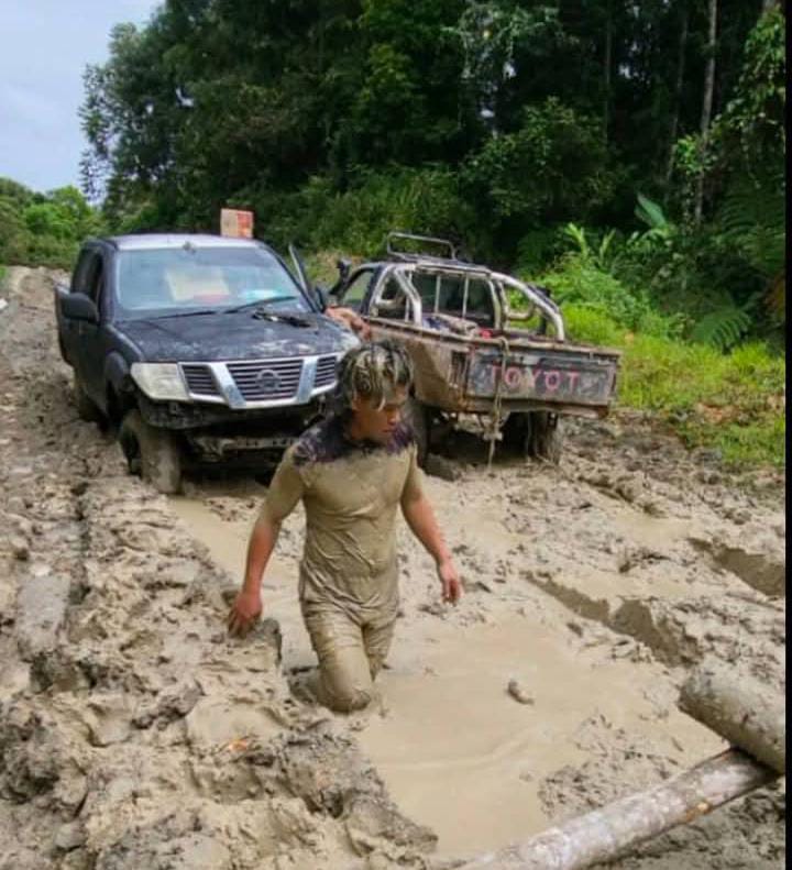 KEBUTUHAN DASAR: Kondisi infrastruktur jalan di wilayah Krayan saat ini. FOTO: MARLI KAMIS UNTUK RADAR TARAKAN