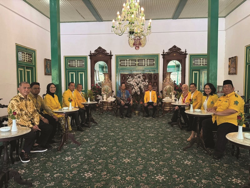 SILATURAHMI: Ketua Umum Partai Golkar Bahlil Lahadalia bertemu Gubernur Daerah Istimewa Yogyakarta (DIY) Sri Sultan Hamengku Buwono X, Minggu, 18 Mei 2025. (Istimewa)FOTO:OPEN POLITIK, C2