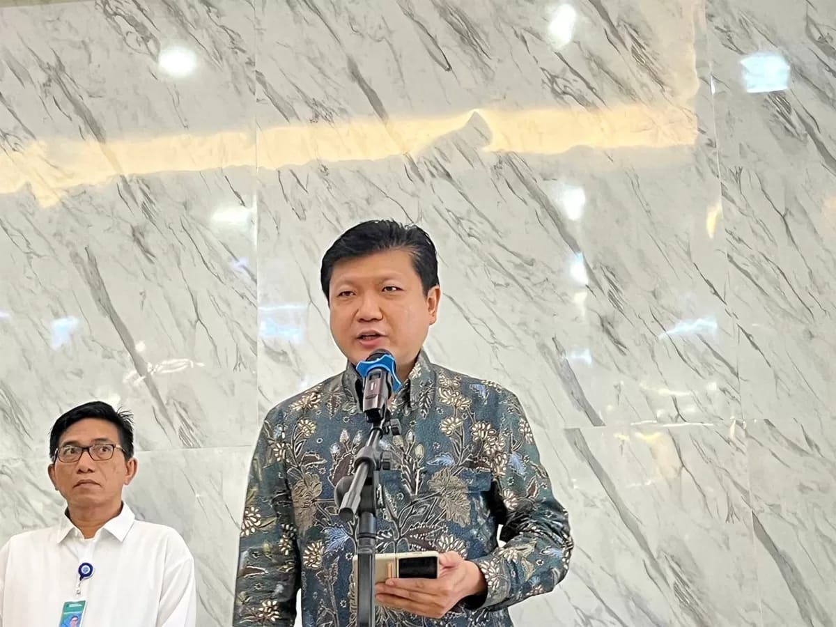 NURUL FITRIANA/JAWA POS TERSANGKUT KASUS: Presiden Komisaris Sritex, Iwan Setiawan Lukminto dalam konferensi pers di Kantor Kementerian Ketenagakerjaan, Jakarta Selatan, Rabu (13/11/2024).