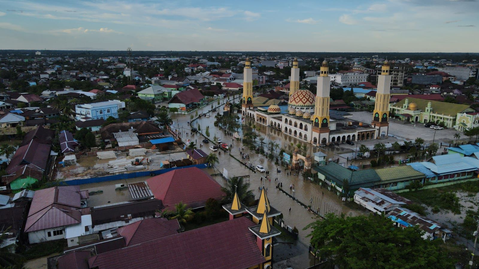 BANJIR: Tampak potret kota Tanjung Selor saat dilanda banjir pekan lalu. Foto : Fijai/Radar Tarakan