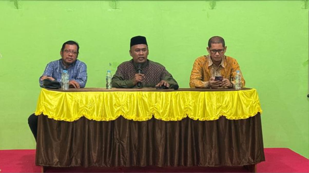 PERSIAPAN: Kepala Kemenag Bulungan saat memimpin rakor panitia kurban. FOTO:&nbsp;PIJAI/RADAR KALTARA