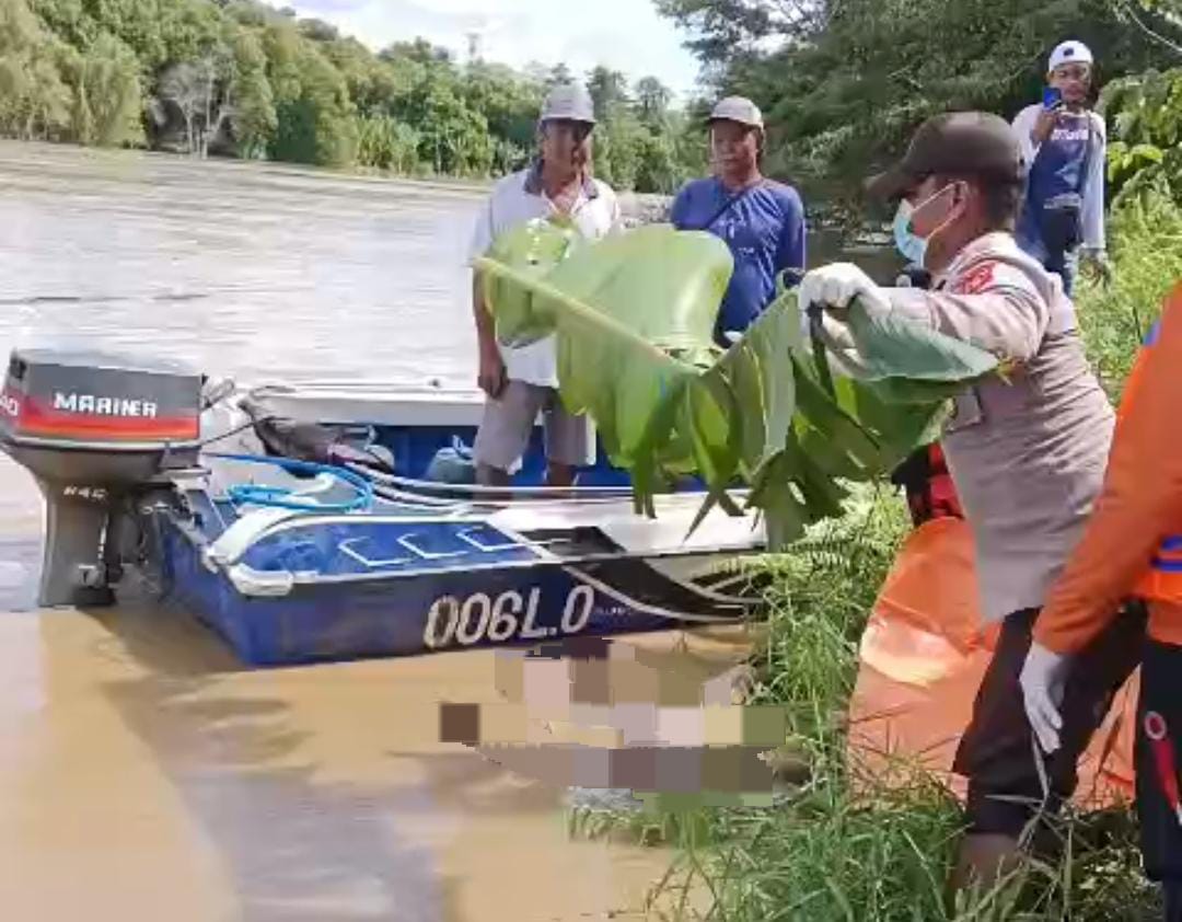 DITEMUKAN: Bocah 11 tahun yang sempat hilang terbawa arus deras sungai Daapiton, Lumbis ditemukan sudah meninggal dunia. foto:&nbsp;DOK POLSEK LUMBIS