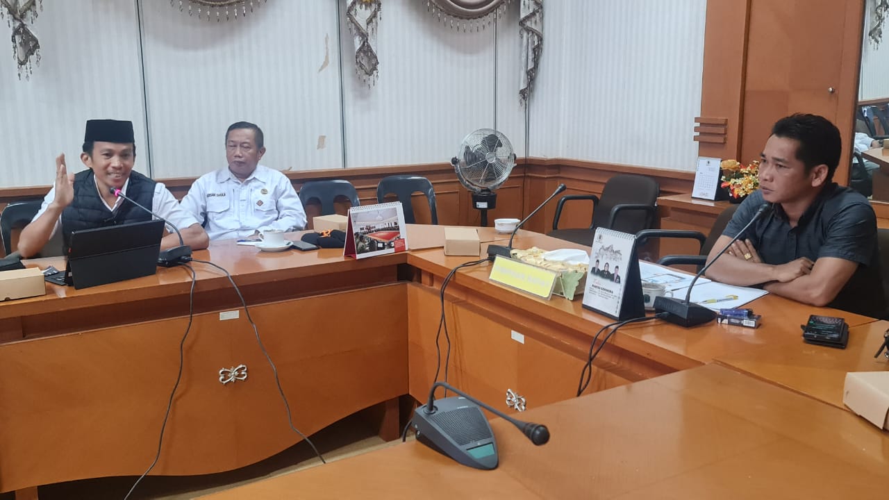 DOK DPRD NUNUKAN GELAR RAPAT: Dalam rapat bersama Diskominfo Nunukan, Donal ungkap permasalahan minimnya jaringan internet di wilayah kabudaya dan Krayan.