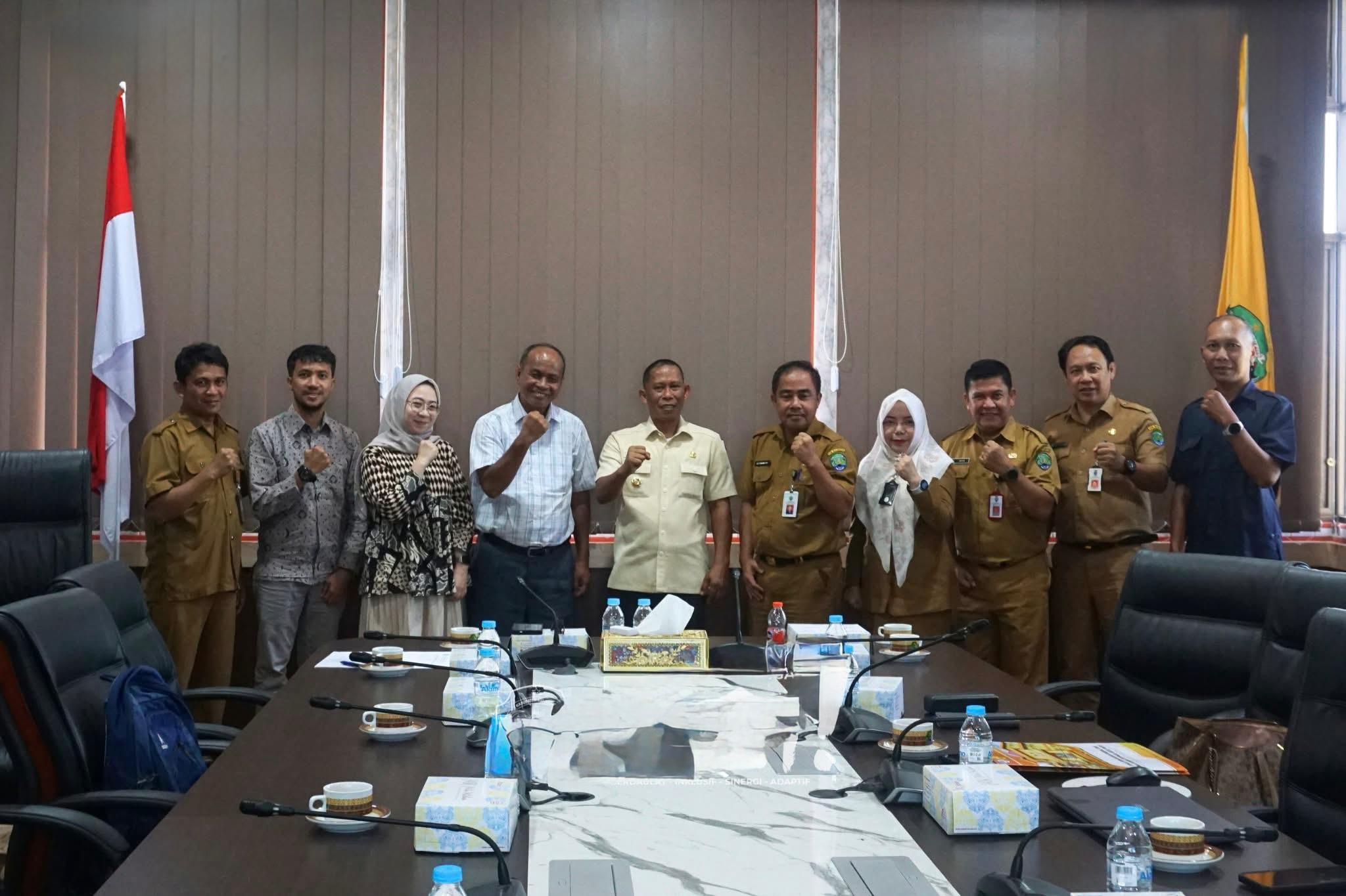 INVESTASI: Bupati Bulungan Syarwani menerima dialog bersama perusahaan yang ingin berinvestasi di Pulau Bunyu.&nbsp; FOTO: Hendra/Radar Tarakan