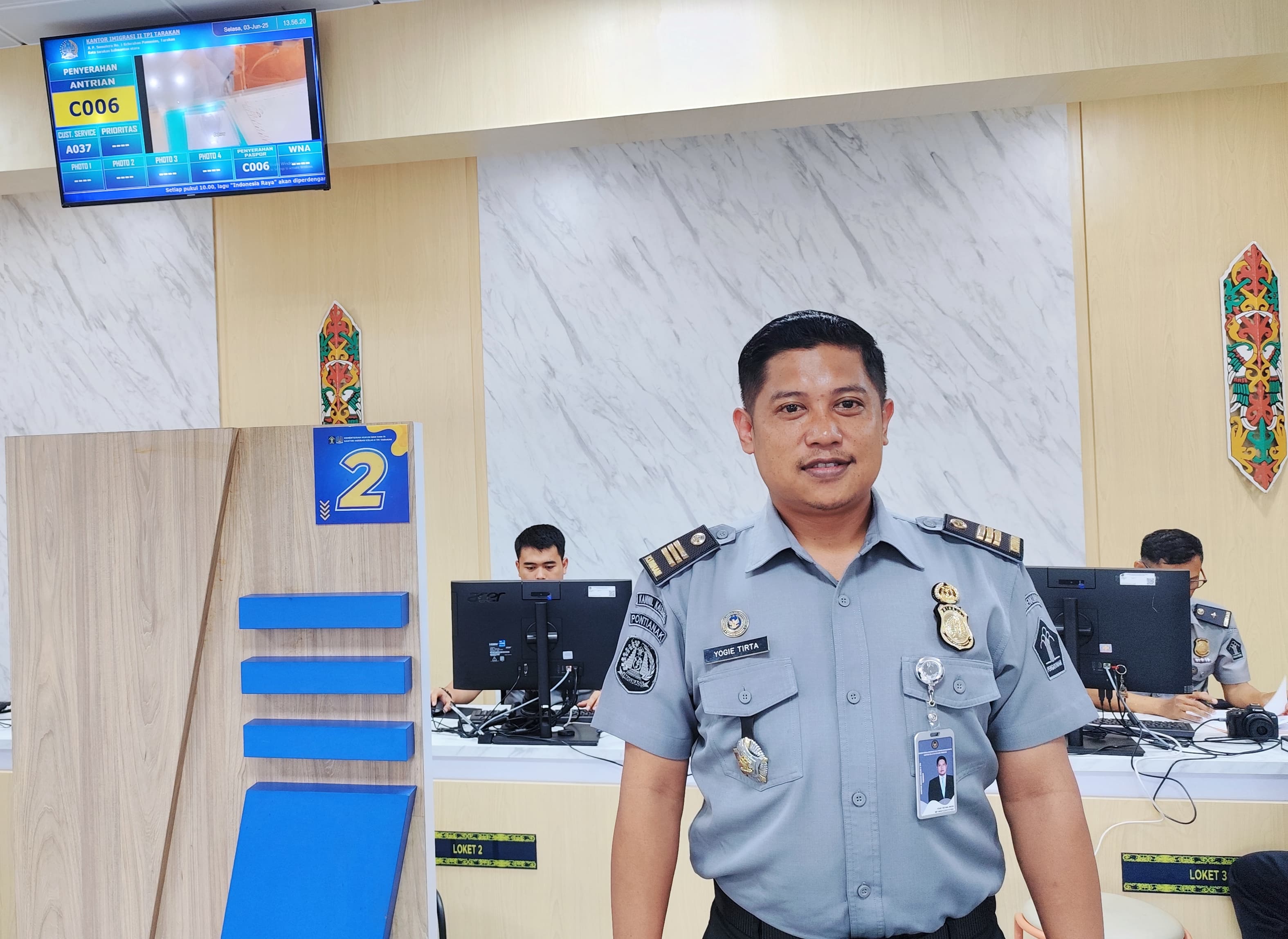 NATANAEL/RADAR TARAKAN Kepala Seksi Lalu Lintas dan Izin Tinggal Keimigrasian, Kantor Imigrasi Kelas II TPI Tarakan, Yogie Tirta.
