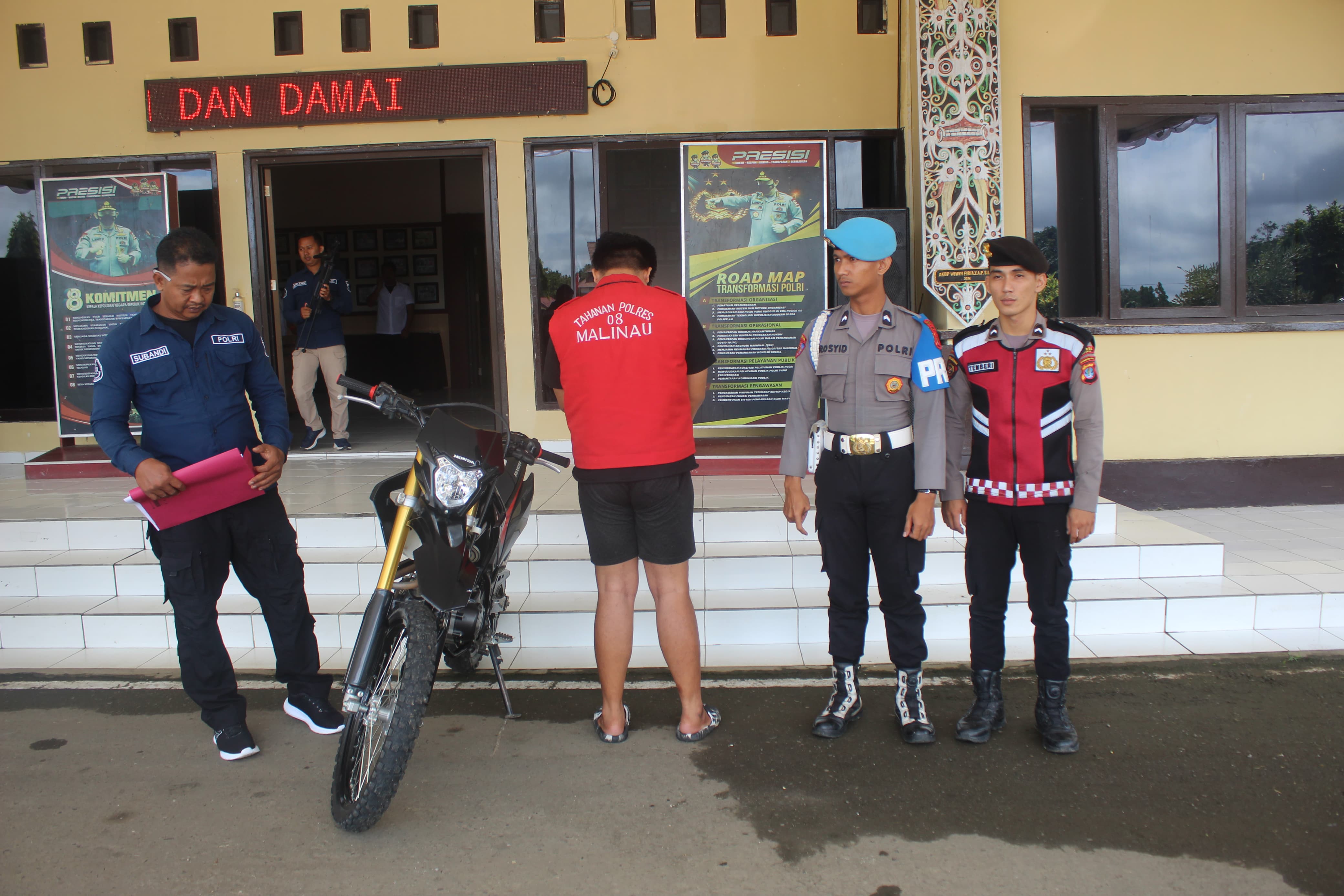 CURANMOR: Pelaku berinisial Z berhasil di amankan bersama BB 1 unit Honda CRF. FOTO: DIPA/RADAR TARAKAN