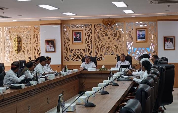 KEAMANAN: Wagub Kaltara, Ingkong Ala saat rakor bersama Staf Ahli Menko Polkam RI. FOTO: ISTIMEWA