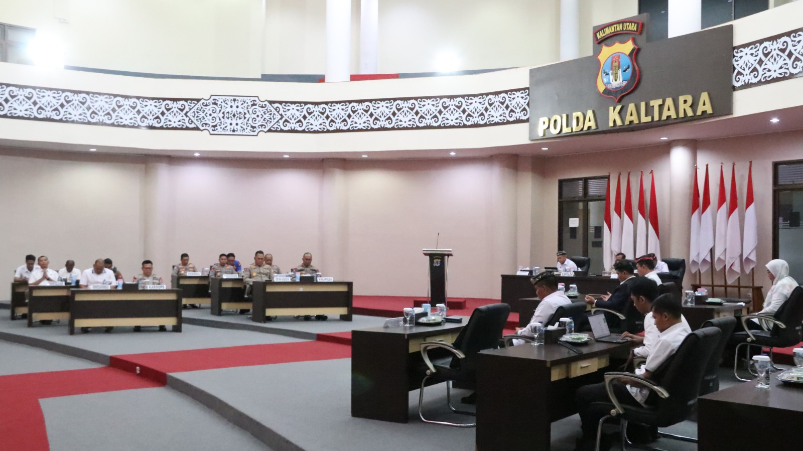 SINERGI : Suasana kunjungan Staf Ahli Bidang Ideologi dan Konstitusi Kemenko Polkam di Mapolda Kaltara, Rabu (9/7).FOTO:&nbsp;PIJAI/RADAR TARAKAN