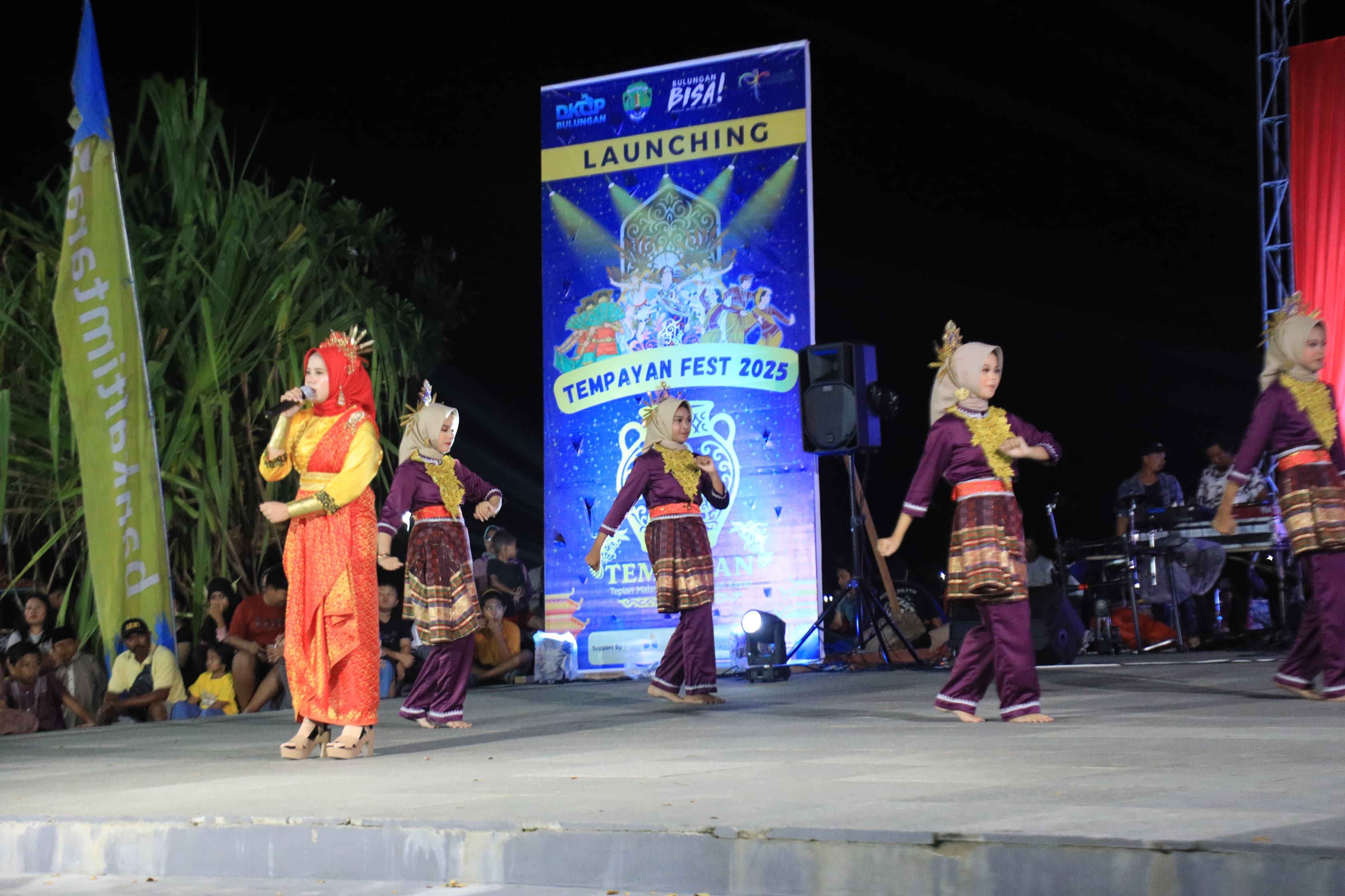 KESENIAN : Penampilan seni tari dalam pelaksanaan launcing Tempayan Fest.