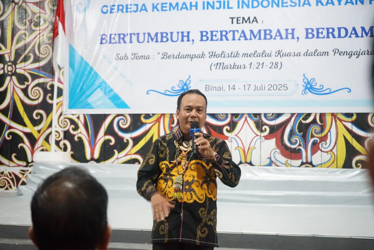 BERTUMBUH : Wabup Bulungan, Kilat mengajak seluruh elemen berproses dan bertumbuh dalam kegiatan GKII. (Hendra/Radar Tarakan)