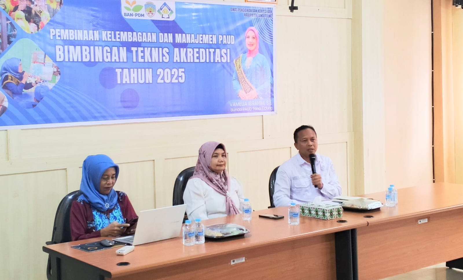 KUALITAS: Sekretaris Disdikbud Tana Tidung Irdiansyah membuka Bimtek Akreditasi PAUD Tahun 2025.(FOTO: RADAR TARAKAN)