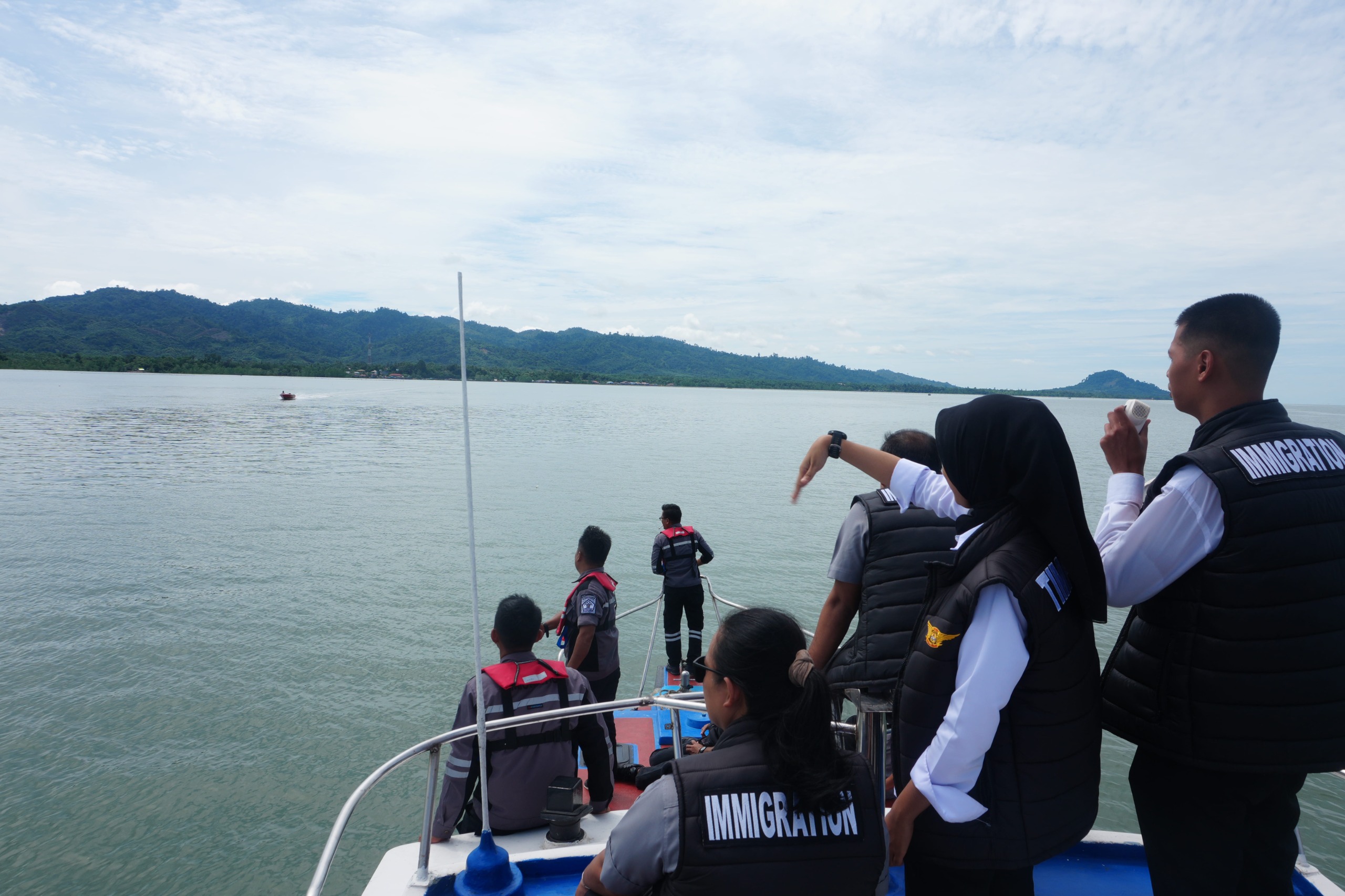 SISIR PERAIRAN: Dalam Operasi Wirawaspada Serentak 2025 di Perairan Nunukan, Imigrasi amankan seorang WN asing.FOTO:&nbsp;DOK IMIGRASI NUNUKAN