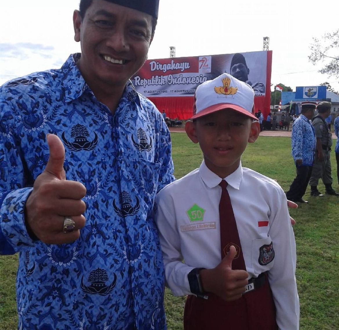 Foto Almarhum Sang Ayah, Yuwono Mahardika (Kiri) Dzibran Kecil (Kanan)
