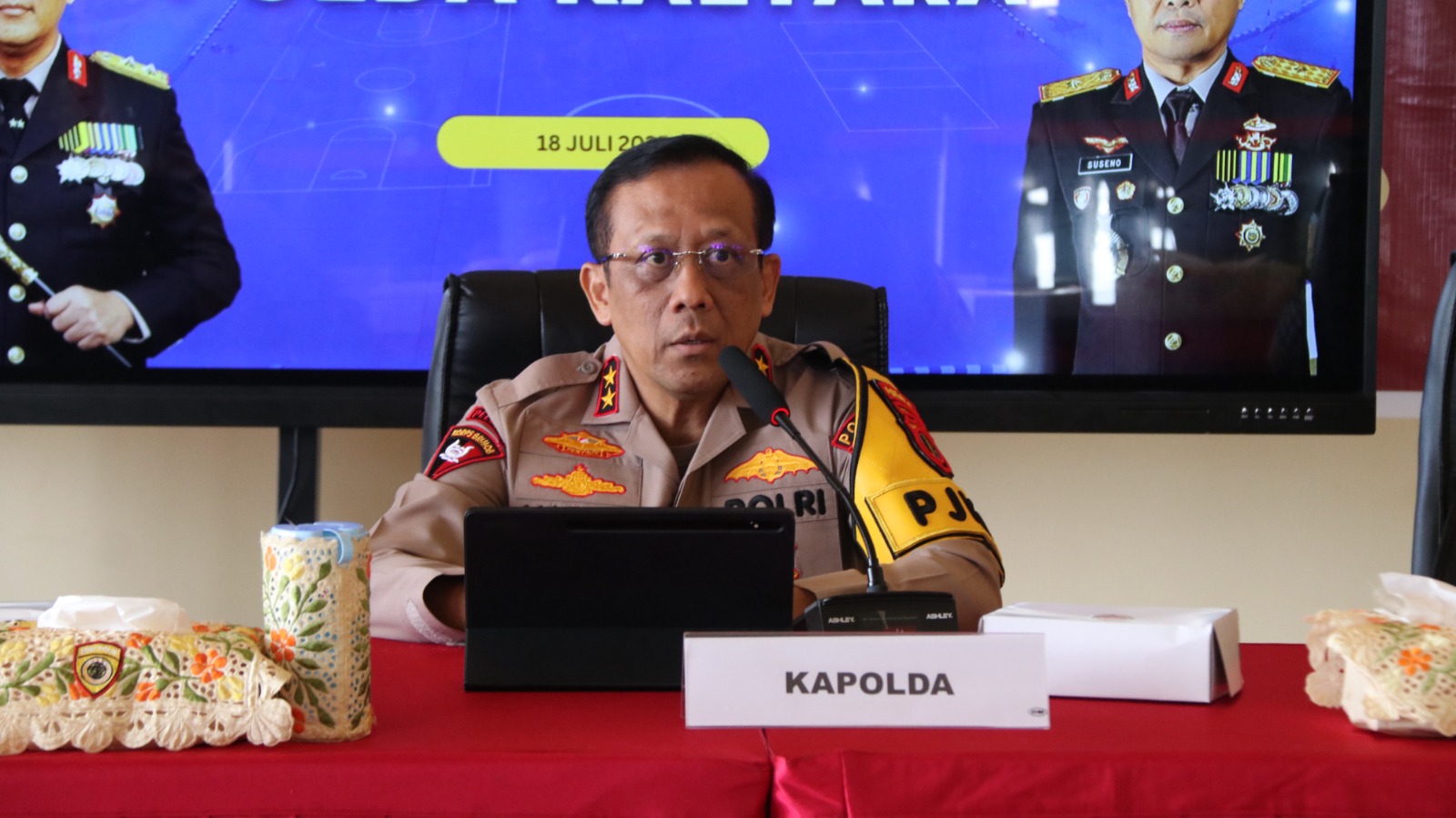BERIKAN KETERANGAN : Kapolda Kaltara saat memberikan keterangan.