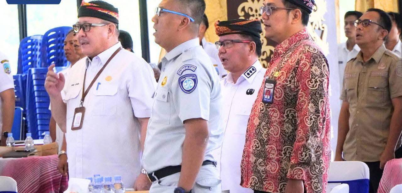 EVALUASI: Tomy Labo dan Wabup Sabri menghadiri rekonsiliasi dan evaluasi penerimaan pajak daerah.(FOTO: SOPIAN/RADAR TARAKAN)